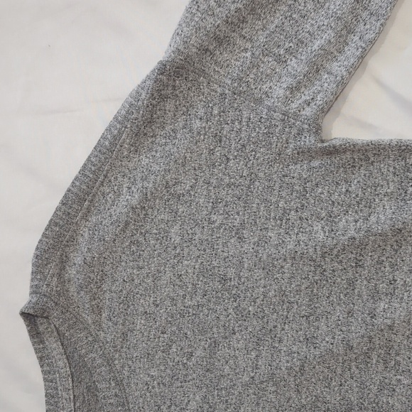 Abecrombie & Fitch Lightweight Long Sleeve Sweater, Color Heather Gray Size S - Picture 8 of 14